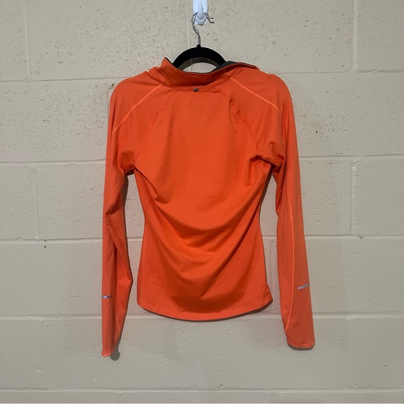 NIKE women’s workout athletic shirt 1/4 zip orange super soft dri-fit - Picture 4 of 5